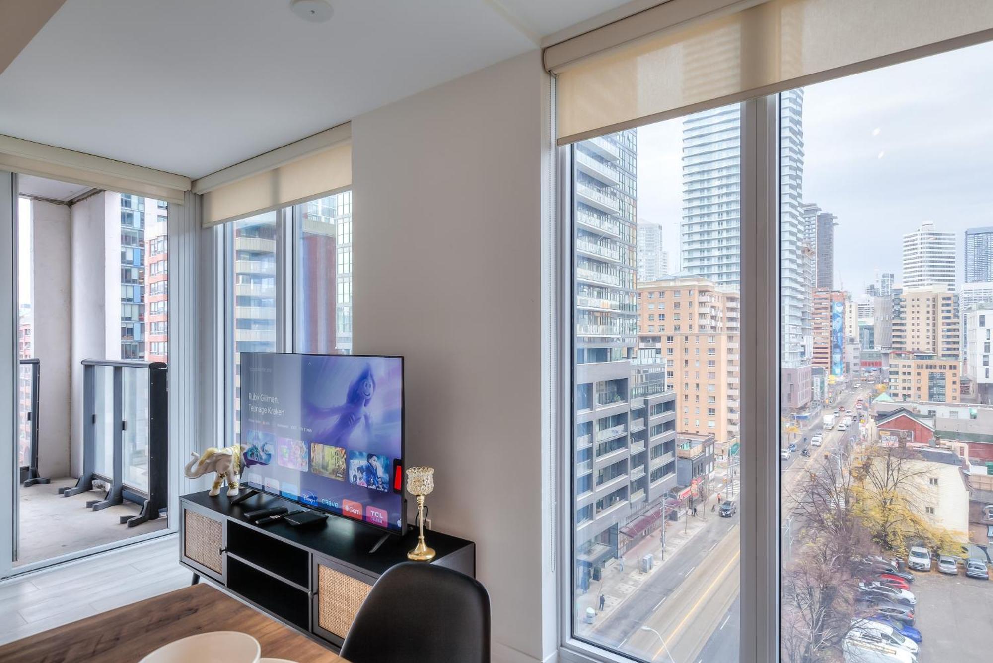 Panorama Suites Downtown Toronto Exterior photo