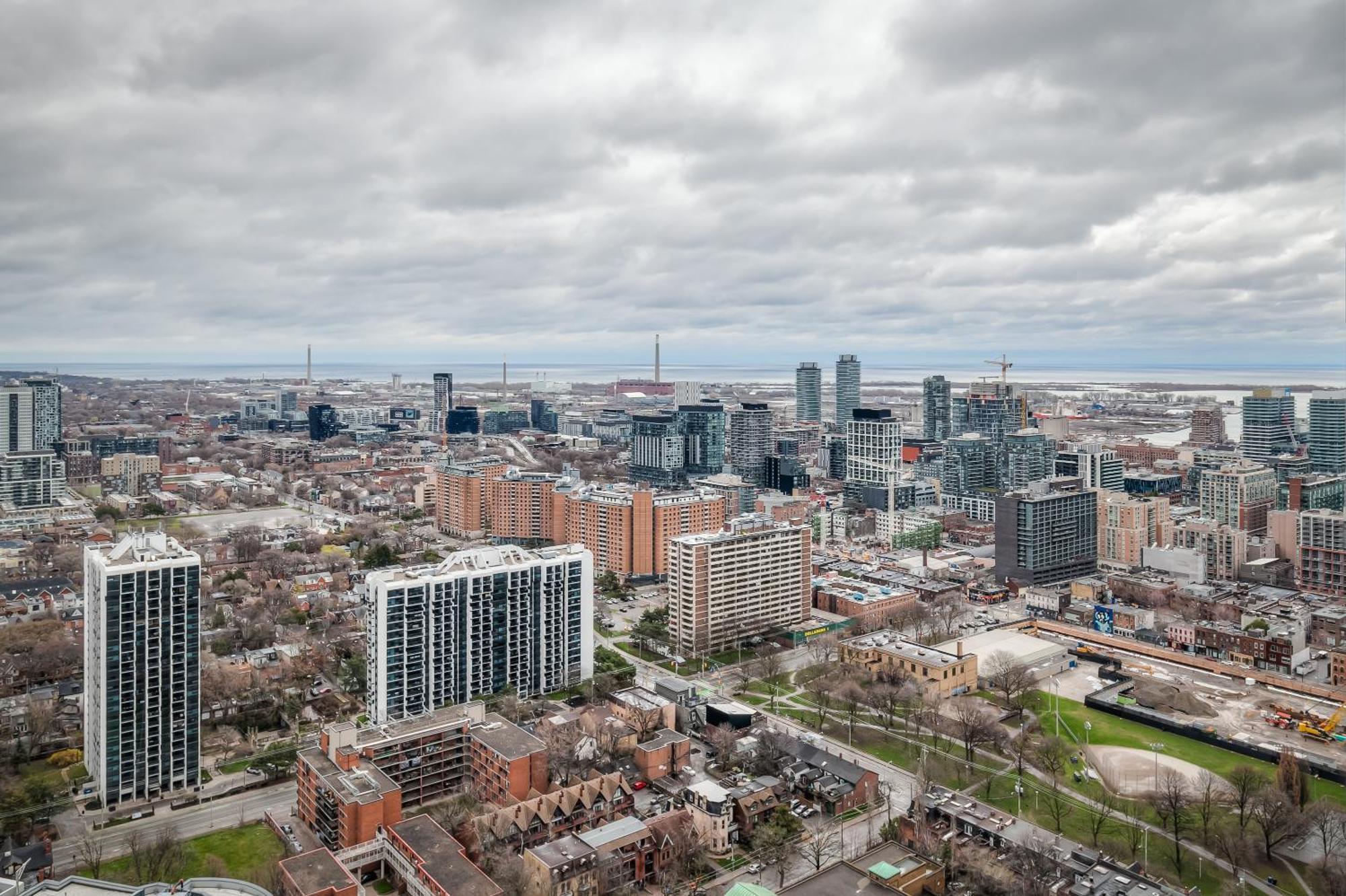 Panorama Suites Downtown Toronto Exterior photo