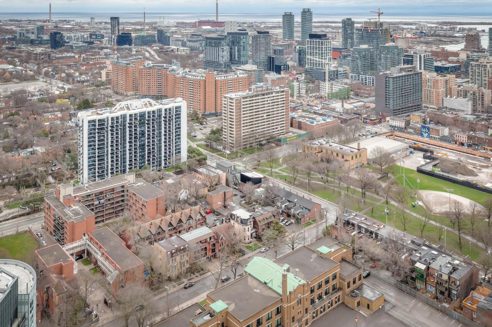 Panorama Suites Downtown Toronto Exterior photo